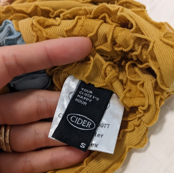 Y2K patchwork, ruffled halter crop top NWOT - Picture 7 of 8